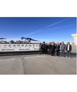 總經(jīng)理——?jiǎng)④S忠